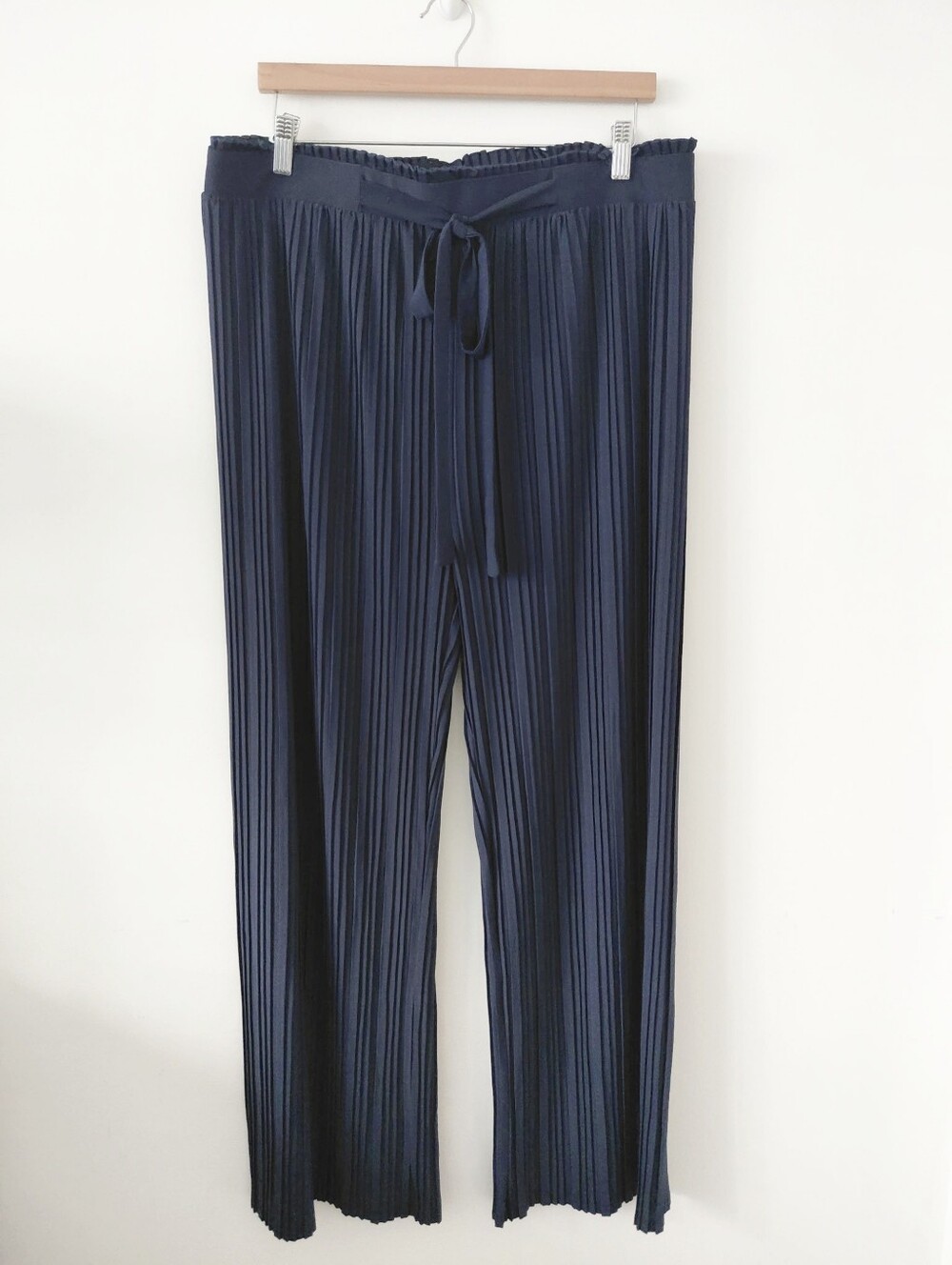Wide Leg Pleated Drawstring Pants - Navy